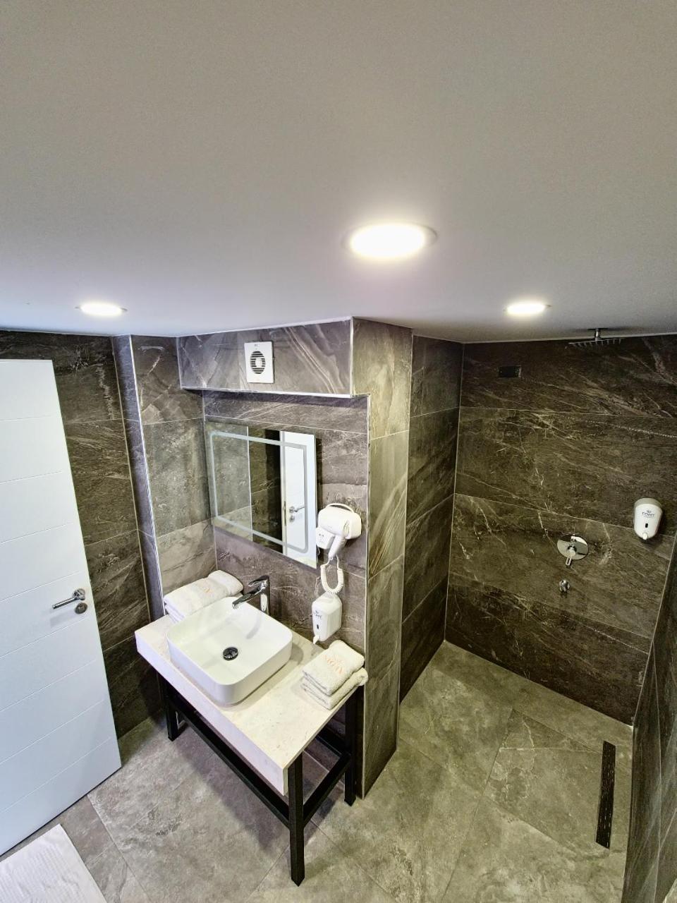 Hotel Alion21 Durres Exterior photo